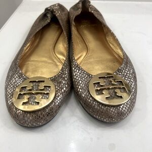 Tory Burch Ballet show in size 10, Gold. Gently worn.